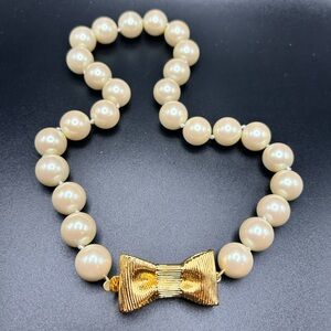 Kate Spade New York All Wrapped Up in Pearls short necklace #H06 gorgeous!